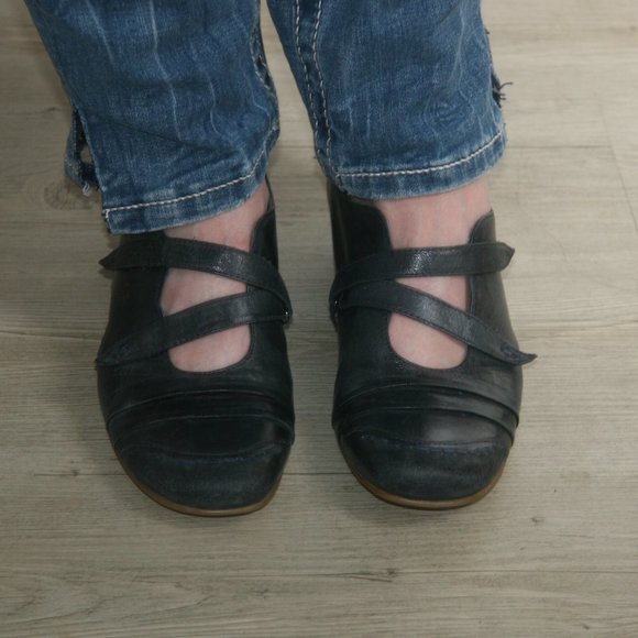 Canal Grande Blue Leather Flats - Picture 2 of 4